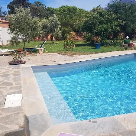 Maison De 2 Chambres Avec Piscine Partagee Et Jardin Clos A A 5 Km De La Plage *